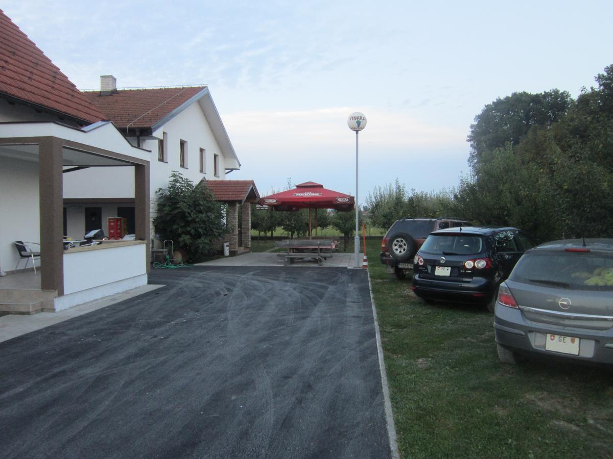 Hostel Pansion Laktaši Zewnętrze zdjęcie